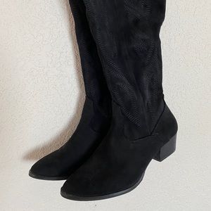Sued wide Calf Boot